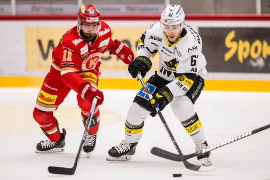 Kalmar HCs Theoklis Theocharidis och Västerås IKs