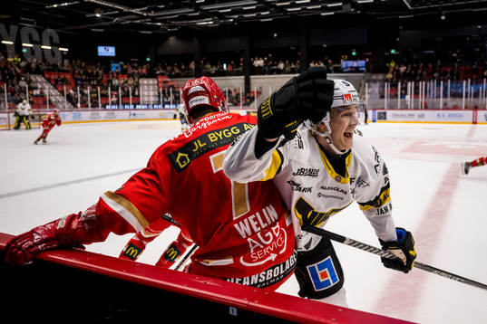 Kalmar HCs Tim Welin och Västerås IKs Isak Skedung