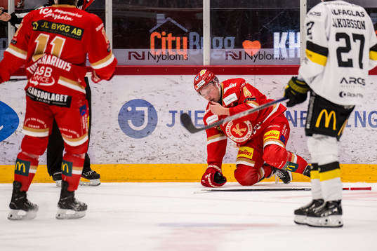 Kalmar HCs Sebastian Ottosson har ont