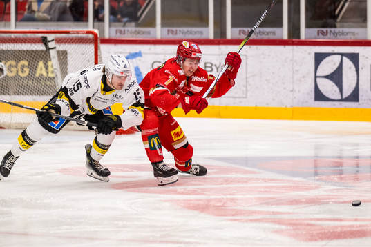 Västerås IKs Amil Krupic och Kalmar HCs Tim Welin