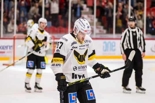 Västerås IKs Konstantin Komarek deppar