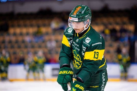 Björklövens Fredric Andersson innan ishockeymatchen i