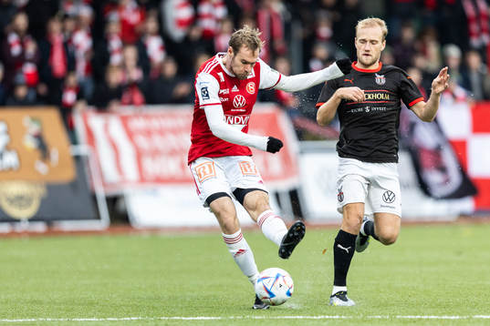 Sandvikens Martin Springfeldt och FC Stockholms Jens