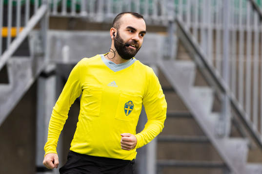Rambod Beigi rycker in som assisterande domare