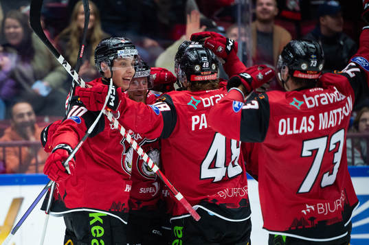Malmö Redhawks Joakim Ryan jublar