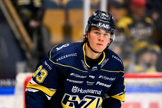 HV71s Måns Lindbäck