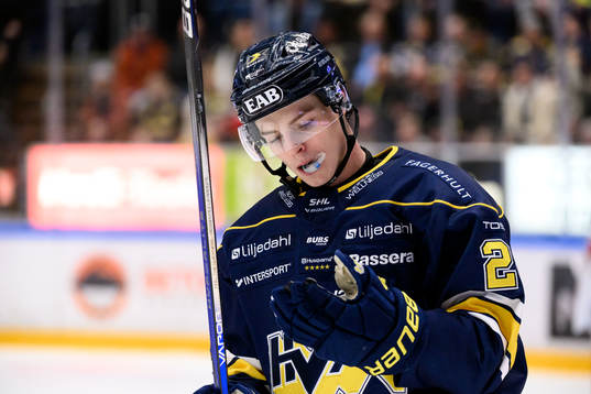 HV71s Oscar Fisker Molgaard deppar