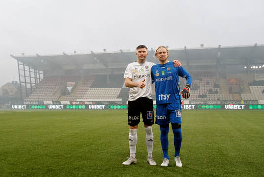 Örebros målvakt William Eskelinen och Axel Oskar
