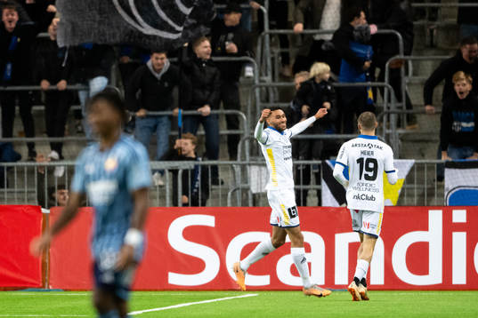 Sirius Joakim Persson jublar