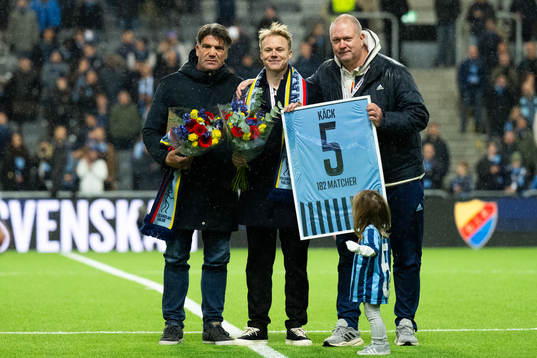 Djurgårdens Elliot Käck tackas av