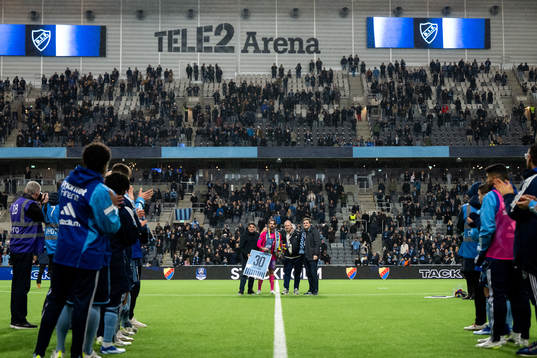 Djurgårdens målvakt Tommi Vaiho tackas av