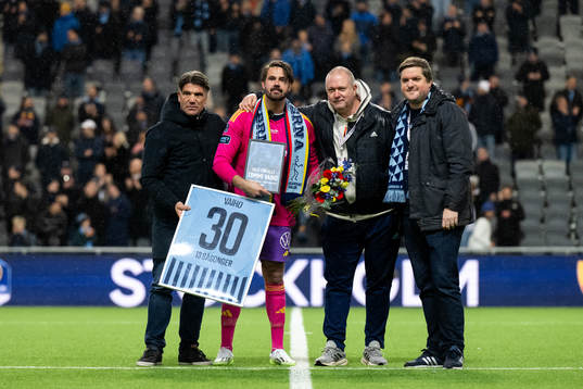 Djurgårdens målvakt Tommi Vaiho tackas av