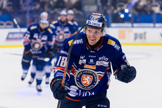 Växjös Marcus Sylvegård jublar