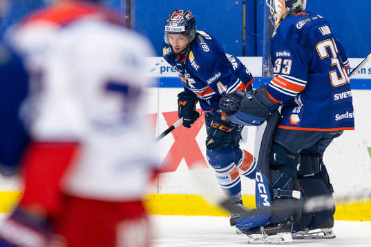 Växjös Keegan Lowe har ont