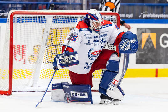 Oskarshamns målvakt Emil Kruse deppar