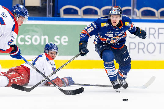 Oskarshamns Logan Hutsko faller