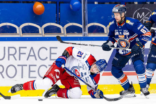 Oskarshamns Hampus Karlsson faller