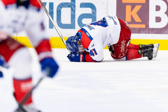 Oskarshamns Johan Johnsson har ont