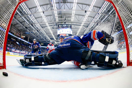Oskarshamns Lukas Jasek gör mål 3-1 bakom Växjös
