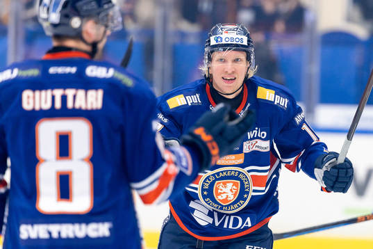 Växjös Marcus Sylvegård jublar