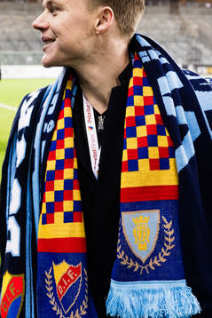 Djurgårdens Elliot Käck med halsdukar