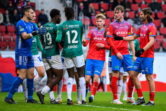 Brages Kevin Appiah Nyarko och Helsingborgs Rasmus Jönsson