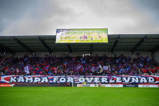 Helsingborgs supportrar med tifo infr fotbollsmatchen i