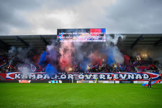 Helsingborgs supportrar med tifo infr fotbollsmatchen i
