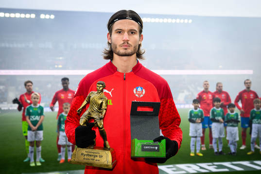 Helsingborgs Wilhelm Loeper vid prisutdelning för Årets