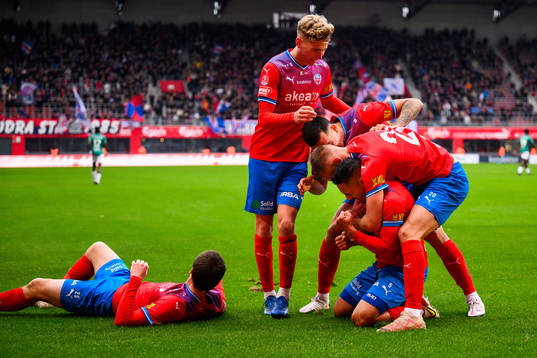 Helsingborgs Cole Alexander jublar