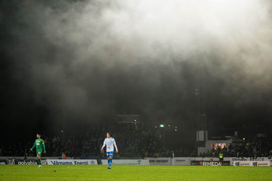 Hammarbys Nahir Besara och Värnamos Simon Thern