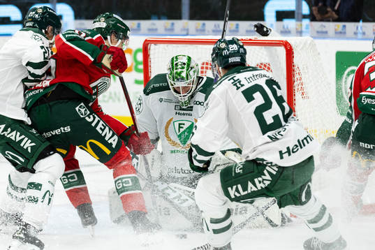 Färjestads målvakt Carl Lindbom