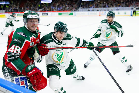 Frölundas Carl Klingberg och Färjestads Joel Nyström