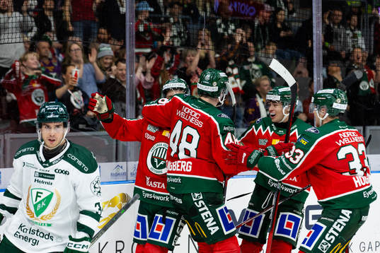 Frölundas Nicklas Lasu jublar med lagkamrater