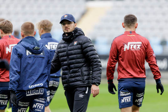 Örgrytes assisterande tränare Albin Sheqiri