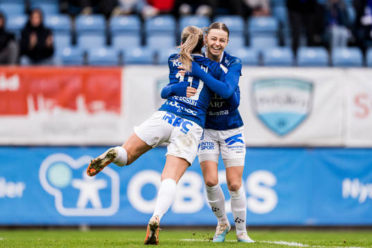 Trelleborgs Alice Egnér och Hanna Persson jublar