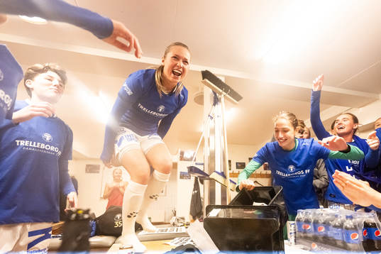 Trelleborgs Elina Lenir jublar i omklädningsrummet
