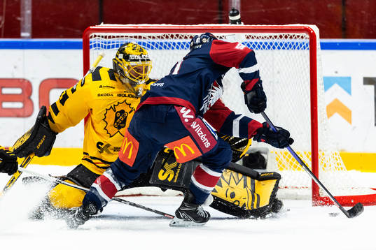 Linköpings Broc Little och Skellefteås målvakt Gustaf
