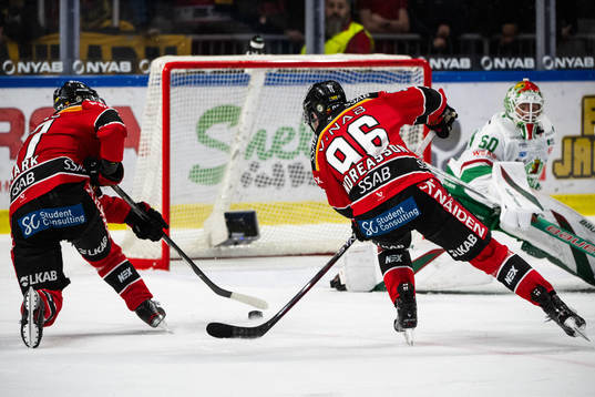 Luleås Linus Omark gör 2-1