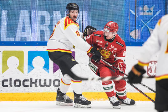Brynäs Simon Bertilsson och Moras Henrik Eriksson