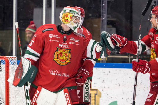 Moras målvakt Waltteri Ignatjew jublar