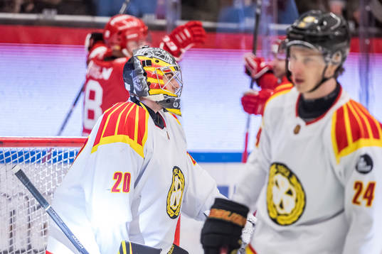 Brynäs målvakt Damian Clara deppar