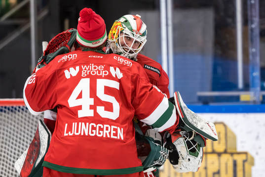 Moras målvakt Waltteri Ignatjew jublar