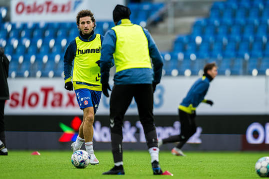 Håkon Helland Hoseth of KFUM warms up