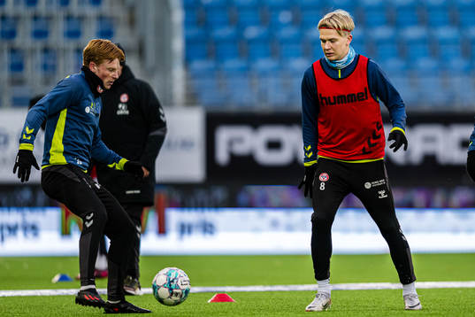 Simen Hestnes of KFUM warms up