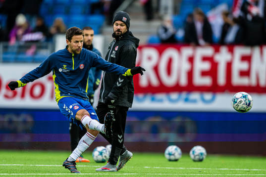 Johannes Andres Hummelvoll-Nunez of KFUM warms up