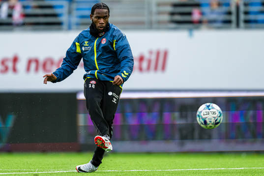 Obilor Denzel Okeke of KFUM warms up