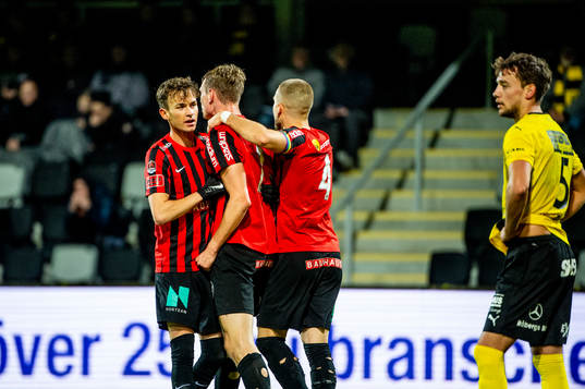 Brommapojkarnas Torbjörn Lysaker Heggem jublar