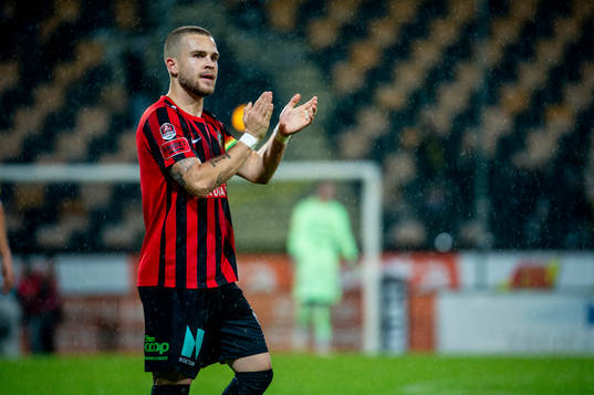 Brommapojkarnas Amadeus Sögaard jublar