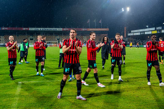 Brommapojkarnas spelare jublar